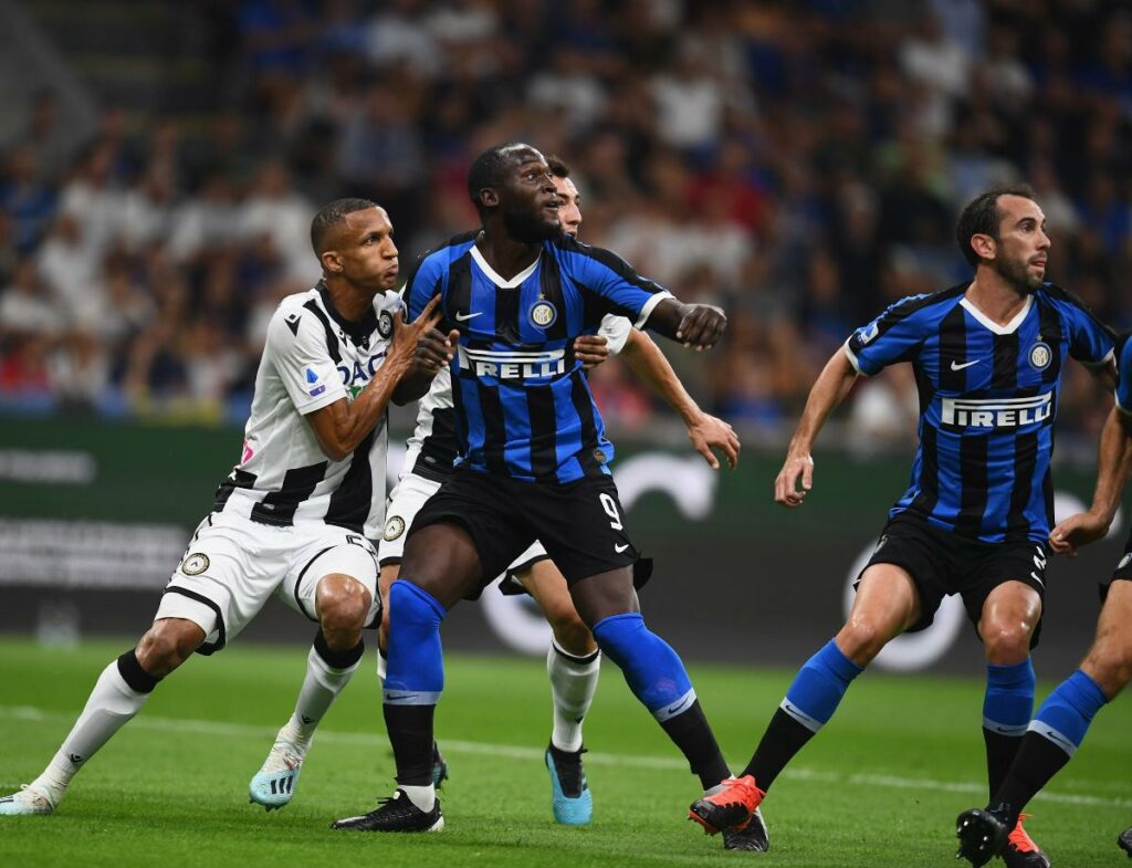 Udinese thi đấu tốt nhưng Inter Milan vẫn trình độ cao hơn